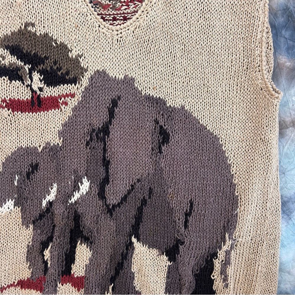 Vintage 1990s Ralph Lauren Safari Collection Sweater Vest with Elephant Motif S - Picture 3 of 4